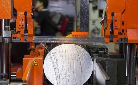 安仁立式金属带锯床切削出现跑带故障解决方法！